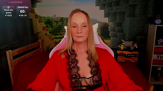 ScarlettPalmer online show from May 3, 2026, 10:54 am