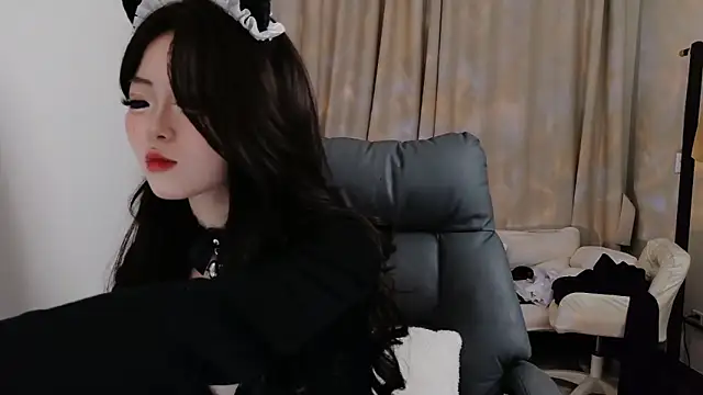 onnijiang123 online show from November 5, 2025, 11:10 am