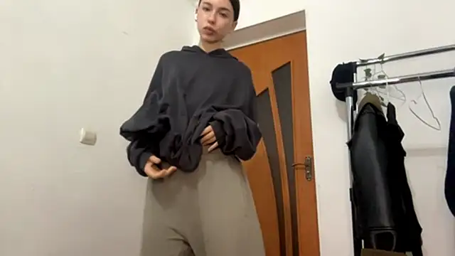 LilithFlamey online show from October 29, 2025, 7:10 am