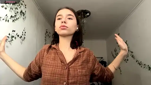 LilithFlamey online show from December 15, 2025, 9:35 am