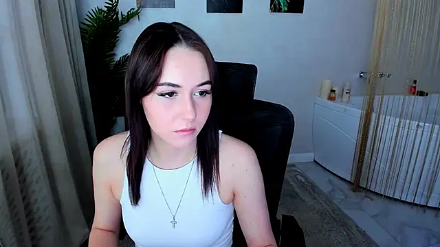 MakeYoueHappy online show from November 26, 2025, 11:44 am