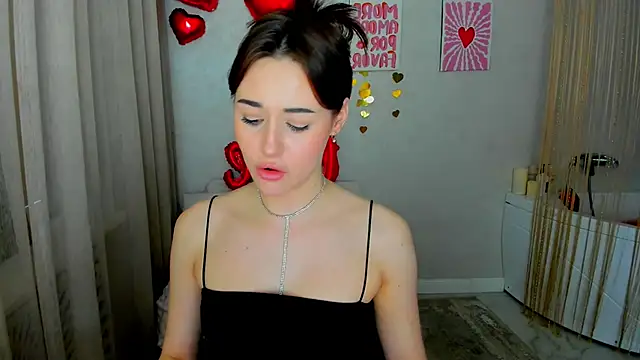 Snapshot of MakeYoueHappy chatting on February 16, 2026, 12:01 pm MakeYoueHappy online show from February 16, 2026, 12:01 pm