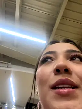 Hannahpradaa  online show from November 12, 2025, 12:00 am