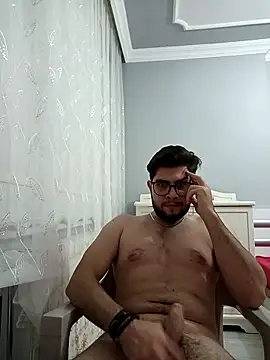 Snapshot of Mstfaavan64 chatting on October 29, 2025, 12:24 am Mstfaavan64 online show from October 29, 2025, 12:24 am