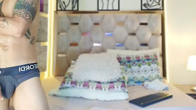 Snapshot of Andrew_Haalls chatting on December 15, 2025, 8:35 pm Andrew Haalls online show from December 15, 2025, 8:35 pm