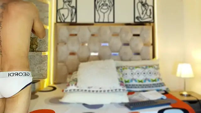 Snapshot of Andrew_Haalls chatting on December 21, 2025, 8:05 pm Andrew Haalls online show from December 21, 2025, 8:05 pm