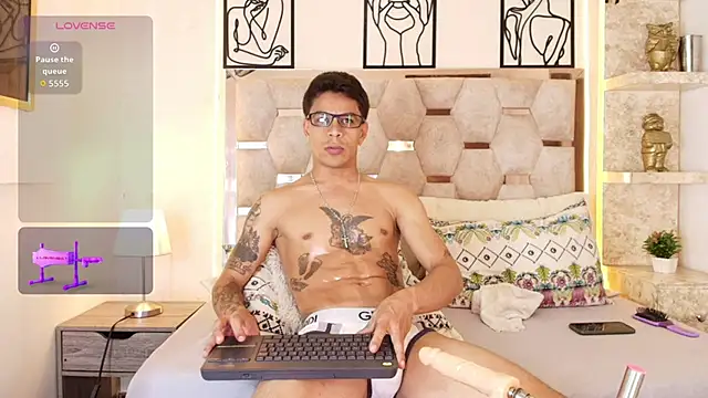 Snapshot of Andrew_Haalls chatting on February 6, 2026, 8:34 pm Andrew Haalls online show from February 6, 2026, 8:34 pm