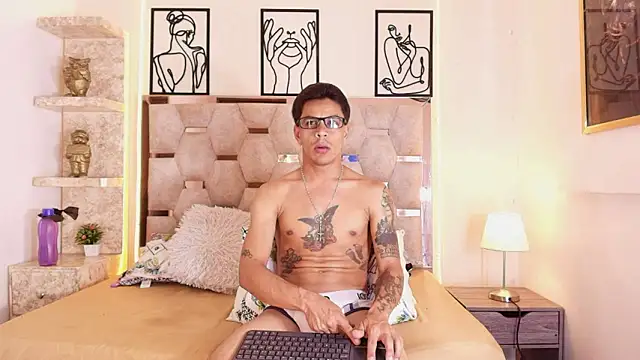 Snapshot of Andrew_Haalls chatting on February 21, 2026, 9:05 pm Andrew Haalls online show from February 21, 2026, 9:05 pm