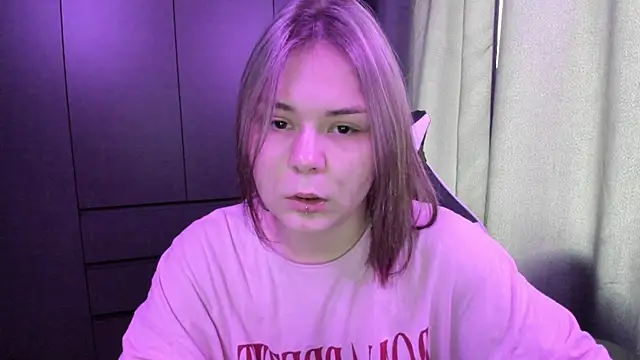 Snapshot of sophia_lix chatting on December 3, 2025, 8:00 am sophia lix online show from December 3, 2025, 8:00 am