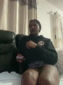 Snapshot of TransGirlBankrollBarbie chatting on November 16, 2025, 11:43 pm TransGirlBankrollBarbie online show from November 16, 2025, 11:43 pm