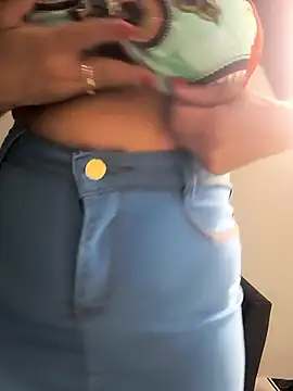 Snapshot of paularois chatting on January 12, 2026, 3:23 am paularois online show from January 12, 2026, 3:23 am