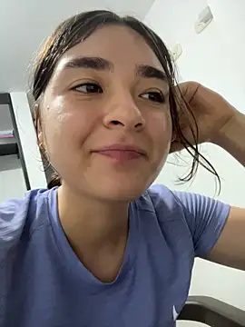 Valentina ro online show from November 15, 2025, 3:26 am