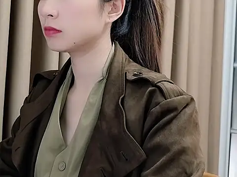 Snapshot of lvy-002 chatting on November 15, 2025, 3:26 am lvy-002 online show from November 15, 2025, 3:26 am