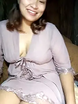 Snapshot of loncon-mup chatting on November 12, 2025, 4:35 am loncon-mup online show from November 12, 2025, 4:35 am