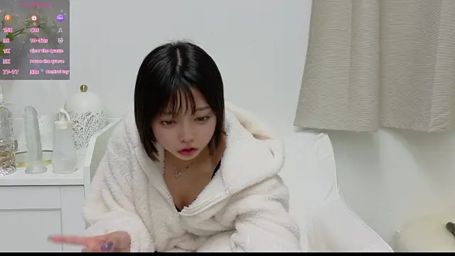 Snapshot of -Yoru- chatting on February 19, 2026, 9:05 am -Yoru- online show from February 19, 2026, 9:05 am