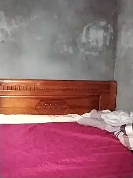 Snapshot of emini-xx chatting on April 13, 2026, 10:59 pm emini-xx online show from April 13, 2026, 10:59 pm