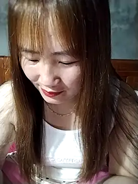 Snapshot of emini-xx chatting on April 14, 2026, 1:50 pm emini-xx online show from April 14, 2026, 1:50 pm