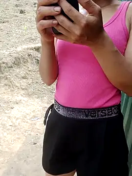 doggy-00 online show from April 15, 2026, 6:42 am