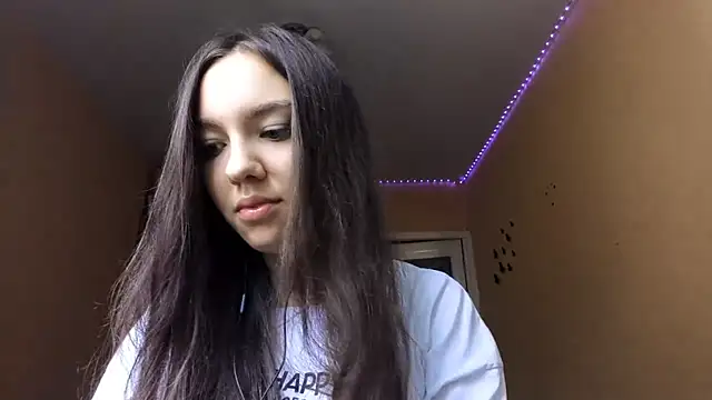 Kimixoo online show from October 29, 2025, 9:33 am