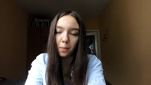 Kimixoo online show from November 7, 2025, 9:31 am