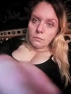 Lana-murr online show from November 6, 2025, 7:09 am