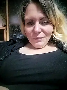 Lana-murr online show from November 9, 2025, 6:50 pm