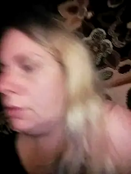 Lana-murr online show from November 22, 2025, 3:33 pm