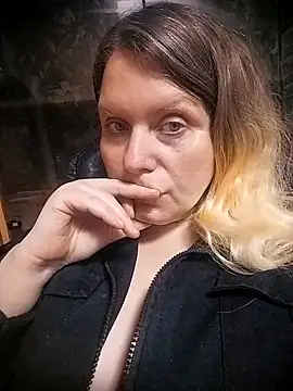 Lana-murr online show from April 14, 2026, 5:19 pm