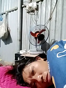 Snapshot of bella-la chatting on November 12, 2025, 7:46 pm bella-la online show from November 12, 2025, 7:46 pm