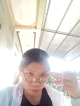 Snapshot of bella-la chatting on November 28, 2025, 8:50 am bella-la online show from November 28, 2025, 8:50 am