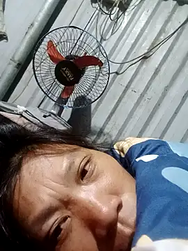 Snapshot of bella-la chatting on November 29, 2025, 10:57 pm bella-la online show from November 29, 2025, 10:57 pm