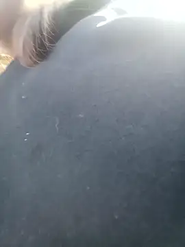 Snapshot of bella-la chatting on December 2, 2025, 9:25 am bella-la online show from December 2, 2025, 9:25 am