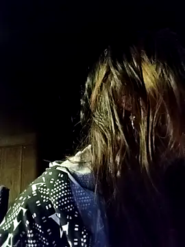 Snapshot of bella-la chatting on December 15, 2025, 1:26 pm bella-la online show from December 15, 2025, 1:26 pm