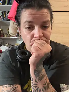 Reniiiir42688 online show from December 3, 2025, 4:09 am