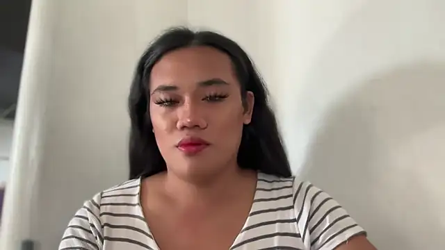 untouchable mia online show from November 4, 2025, 1:27 am