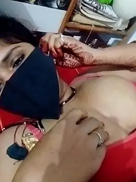 Snapshot of hot_couple_000 chatting on October 28, 2025, 9:50 pm hot couple 000 online show from October 28, 2025, 9:50 pm