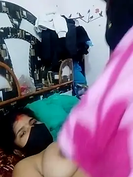 Snapshot of hot_couple_000 chatting on December 16, 2025, 9:36 am hot couple 000 online show from December 16, 2025, 9:36 am