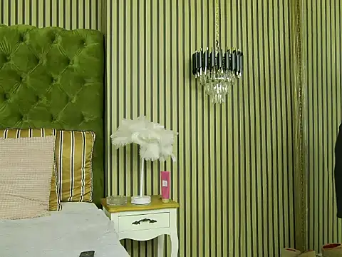 Snapshot of MiaJenner chatting on November 12, 2025, 6:03 am MiaJenner online show from November 12, 2025, 6:03 am