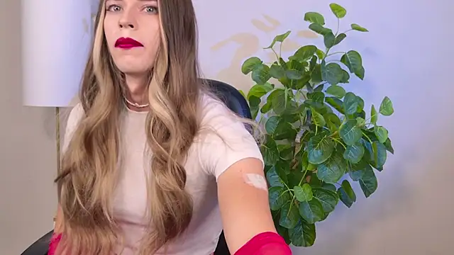 Branda Kelly online show from November 3, 2025, 1:12 pm