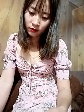 Snapshot of Em_xinh01 chatting on November 18, 2025, 3:56 am Em xinh01 online show from November 18, 2025, 3:56 am