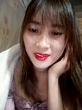 Snapshot of Em_xinh01 chatting on November 24, 2025, 1:11 pm Em xinh01 online show from November 24, 2025, 1:11 pm