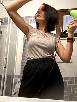 Snapshot of Piediniecollant chatting on December 16, 2025, 3:28 pm Piediniecollant online show from December 16, 2025, 3:28 pm