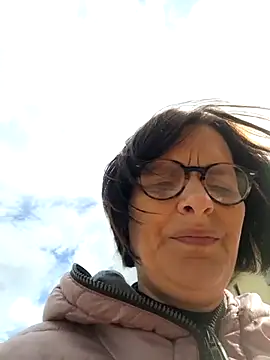 Piediniecollant online show from April 1, 2026, 10:27 am