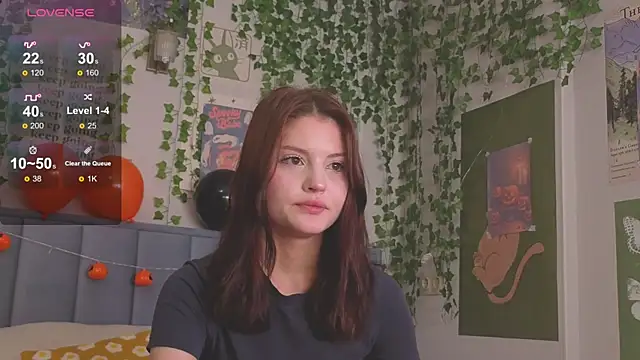 Snapshot of Sophie_fawn chatting on October 31, 2025, 12:28 pm Sophie fawn online show from October 31, 2025, 12:28 pm