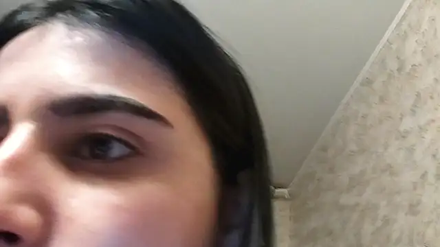 Snapshot of Lina_rix chatting on October 29, 2025, 1:35 pm Lina rix online show from October 29, 2025, 1:35 pm