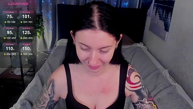 Lilit Palmer online show from October 28, 2025, 6:39 am