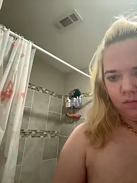 SilverSeductress online show from December 21, 2025, 6:04 pm