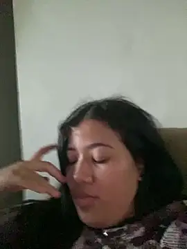 morenahhwy online show from October 27, 2025, 8:02 pm