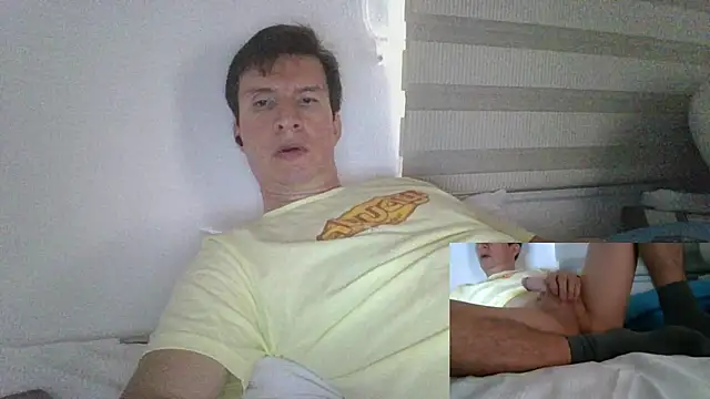 carliesexyman online show from October 27, 2025, 6:01 pm