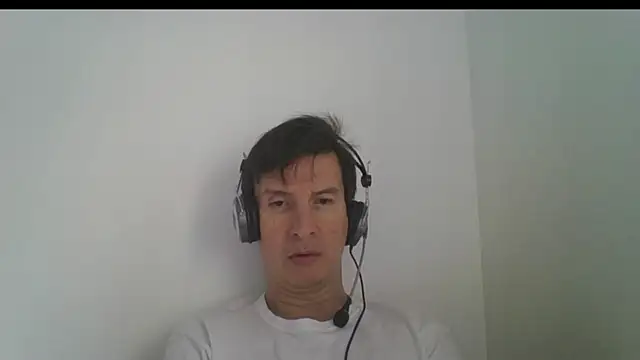 Snapshot of carliesexyman chatting on November 18, 2025, 2:32 pm carliesexyman online show from November 18, 2025, 2:32 pm